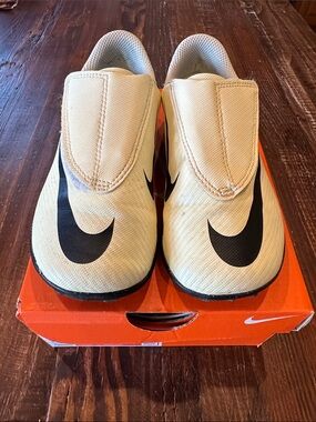 Nike jr vapor 15 club cleat lemonade / Black Swoosh